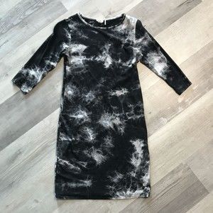 Tie Dye 3/4 Sleeve Bodycon Mini Dress Stretchy Form Fitting Flattering Sz Medium